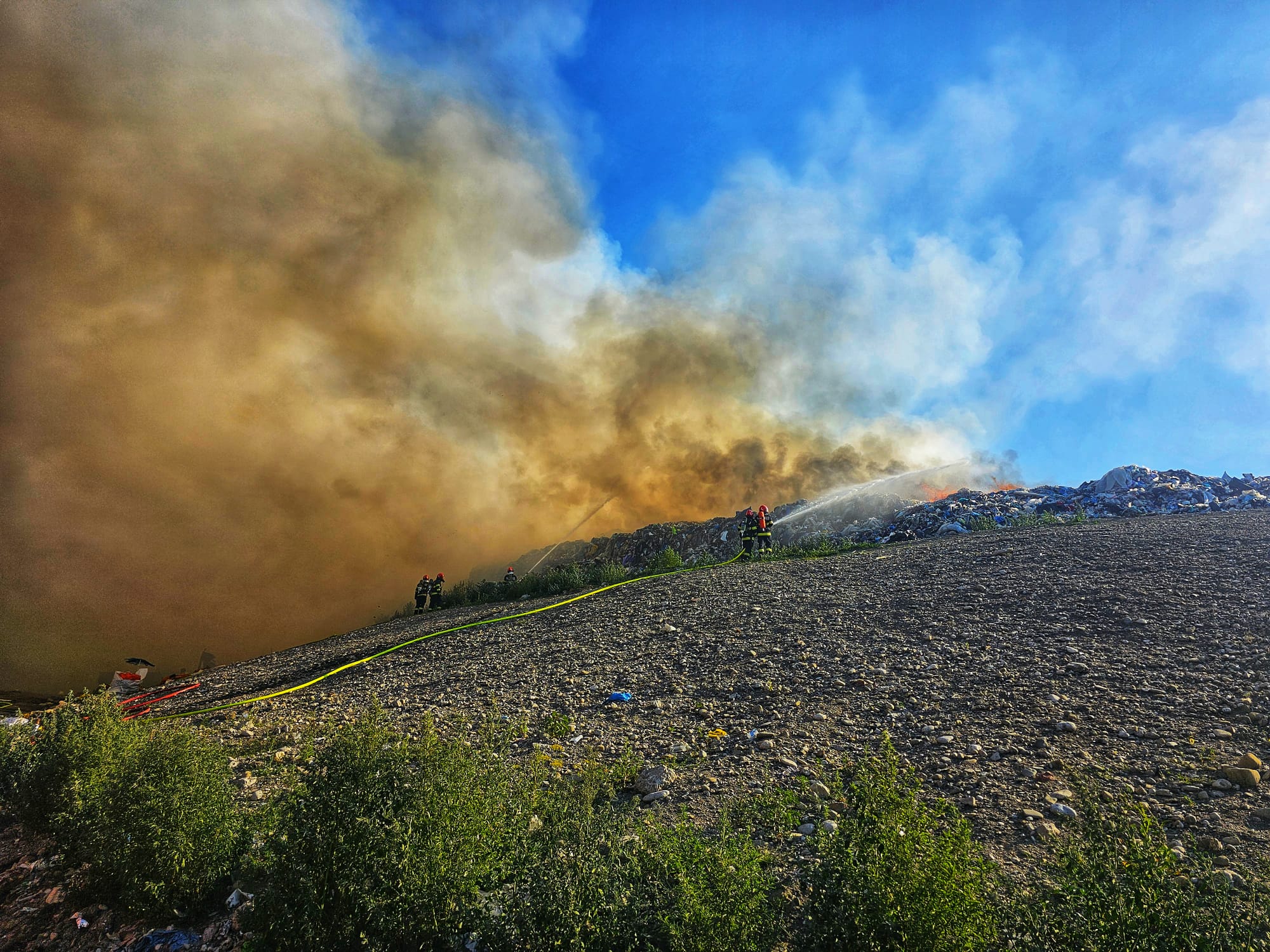 incendiu gunoi Aninoasa